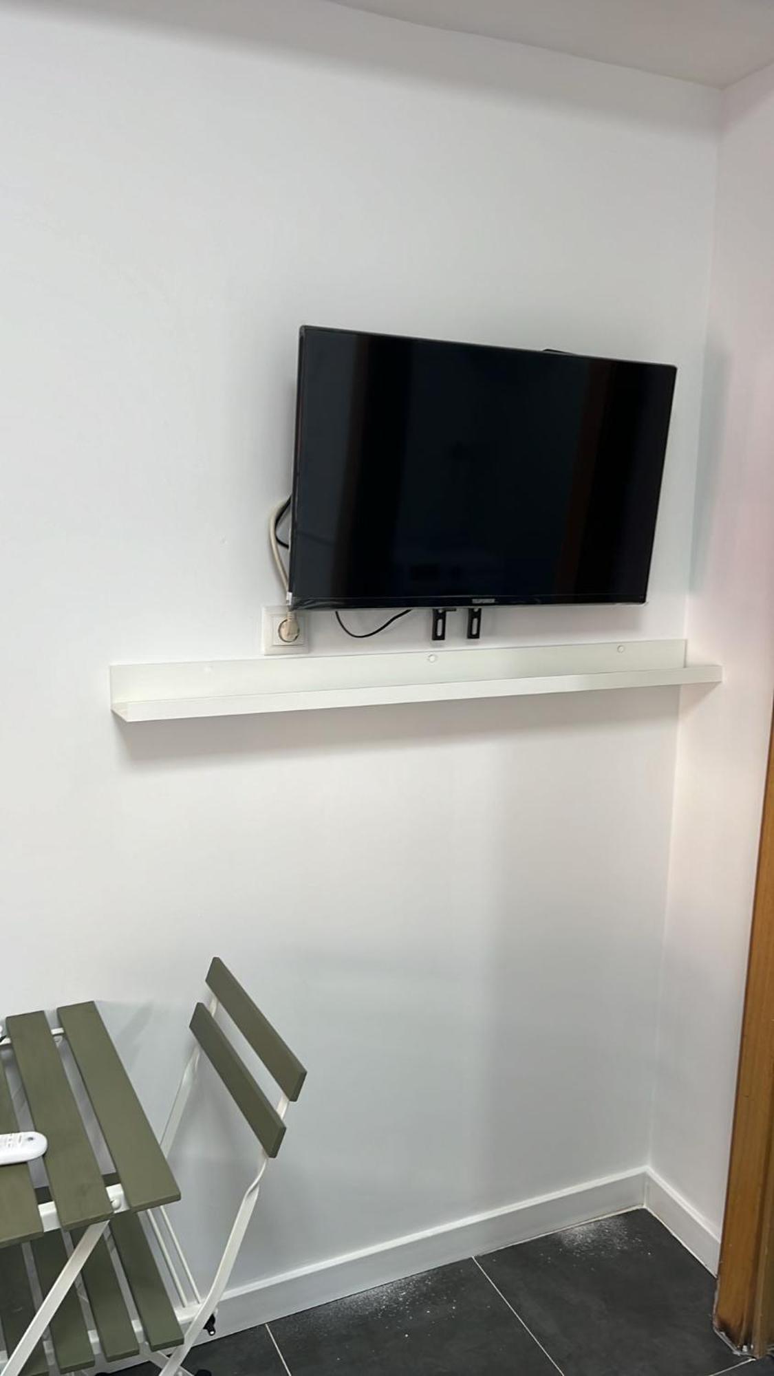 Estudio Encantador Cerca Del Carrefour Rosaleda 1 Málaga Dış mekan fotoğraf