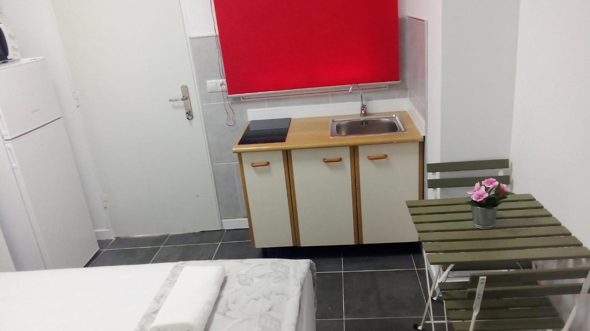 Estudio Encantador Cerca Del Carrefour Rosaleda 1 Málaga Dış mekan fotoğraf
