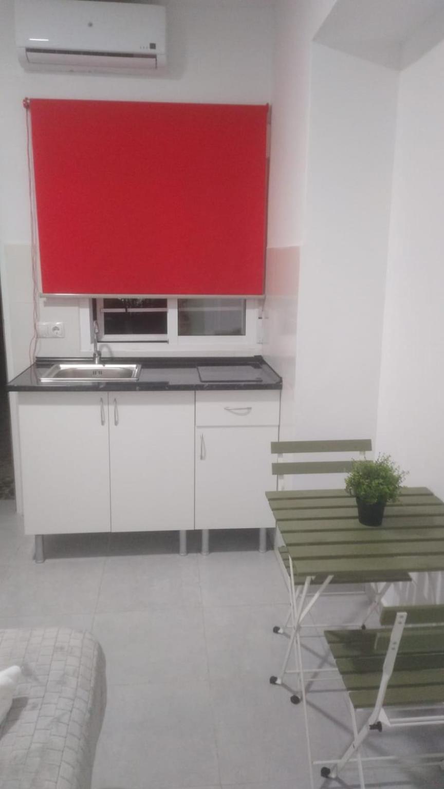 Estudio Encantador Cerca Del Carrefour Rosaleda 1 Málaga Dış mekan fotoğraf